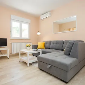  Apartment Ivana